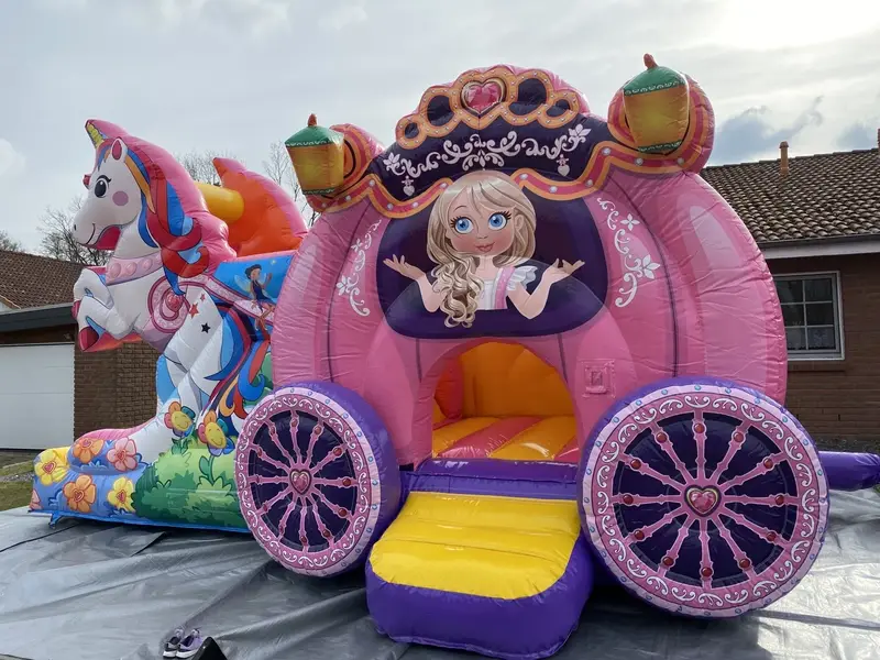Hüpfburg Kutsche mieten Gifhorn – Märchen-Kutsche für Kindergeburtstag